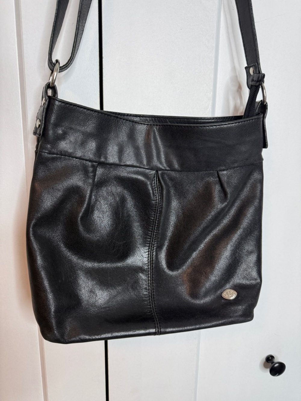 The Trend Black Leather Crossbody Bag - Women's Shoulder Bag - Made in Italy